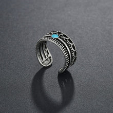 Load image into Gallery viewer, Retro Punk Exaggerated Spirit Snake Ring Fashion Personality Stereoscopic Opening Adjustable Joint Finger Rings
