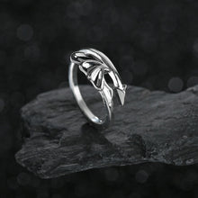 Load image into Gallery viewer, Retro Punk Exaggerated Spirit Snake Ring Fashion Personality Stereoscopic Opening Adjustable Joint Finger Rings
