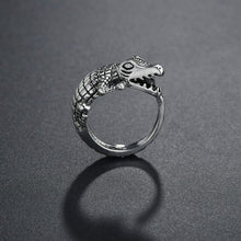 Load image into Gallery viewer, Retro Punk Exaggerated Spirit Snake Ring Fashion Personality Stereoscopic Opening Adjustable Joint Finger Rings
